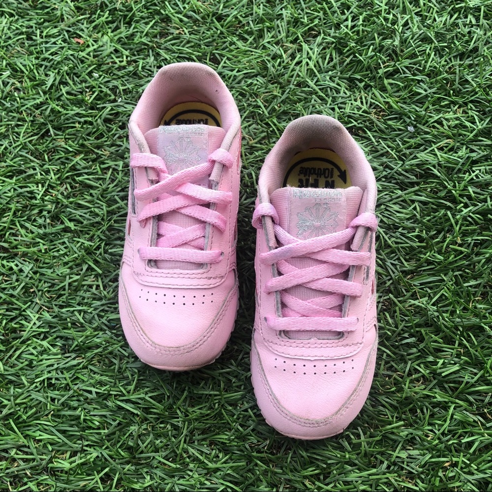 Reebok Pink Classic Leather shoes little girls (7) - Picture 1 of 7